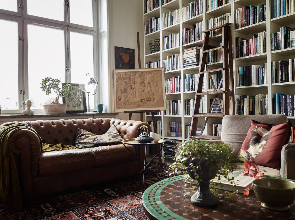 Organizing a Home Library or Book Nook: Tips for Crafting a Perfect Reading Retreat